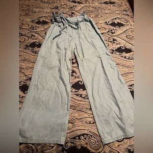 Wide leg belted jeans